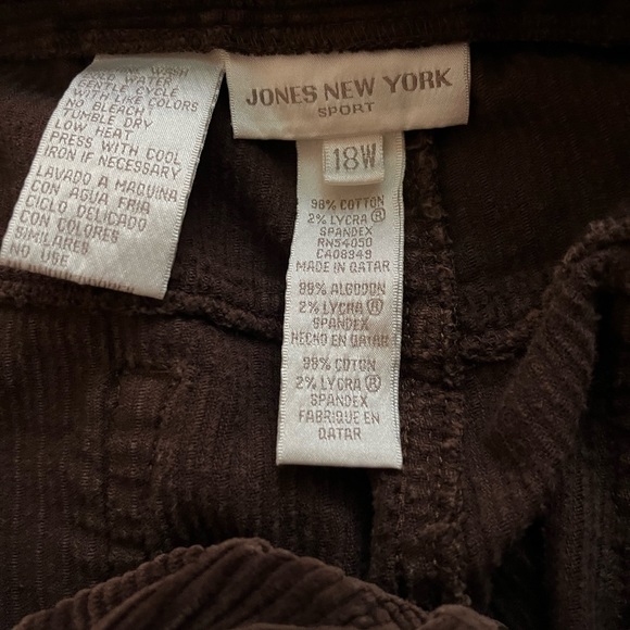 Jones New York sport Brown 18 W Corduroy Stretch - Picture 2 of 2